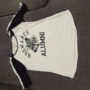 Woman's small Hogwarts shirt